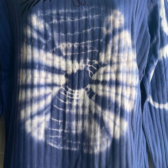 Sheesh Tie Dye Knit Top Purple White Embroidered Neckline Medium NWT Boho Hippie - Picture 3 of 10